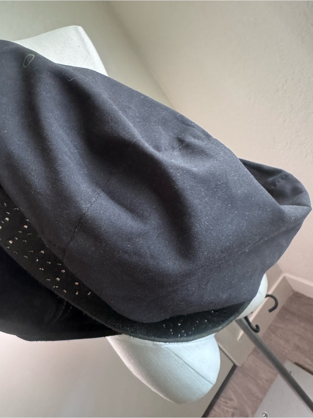 Tylie Malibu Black Studded Strap Suede Hobo Bag Y2K - Picture 11 of 16
